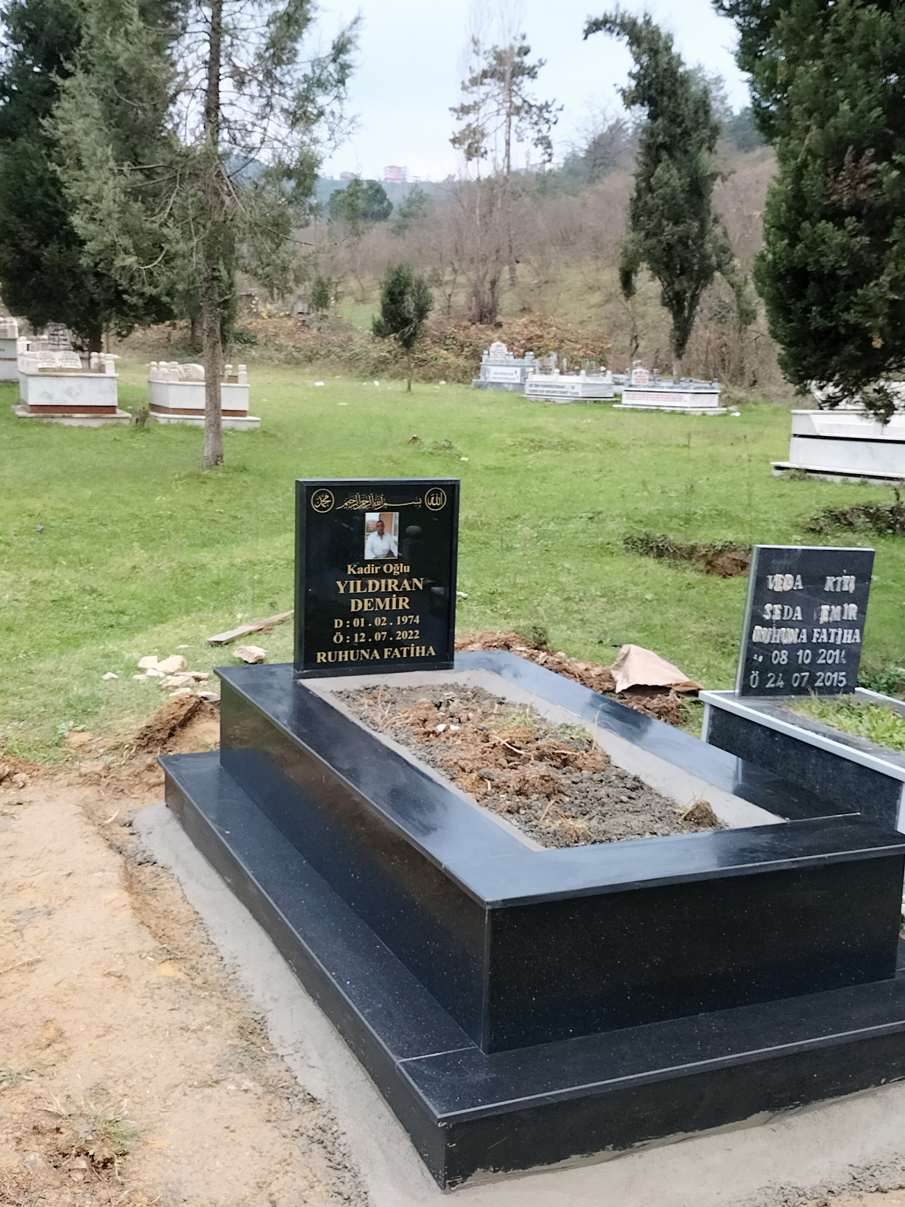 Bolu mezar yapımı mermer uygulaması